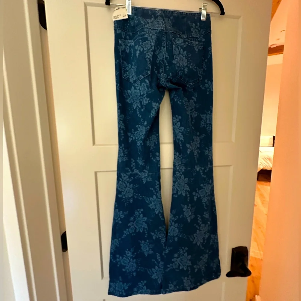 NWT Free people penny floral pull on flare jean - Picture 9 of 9
